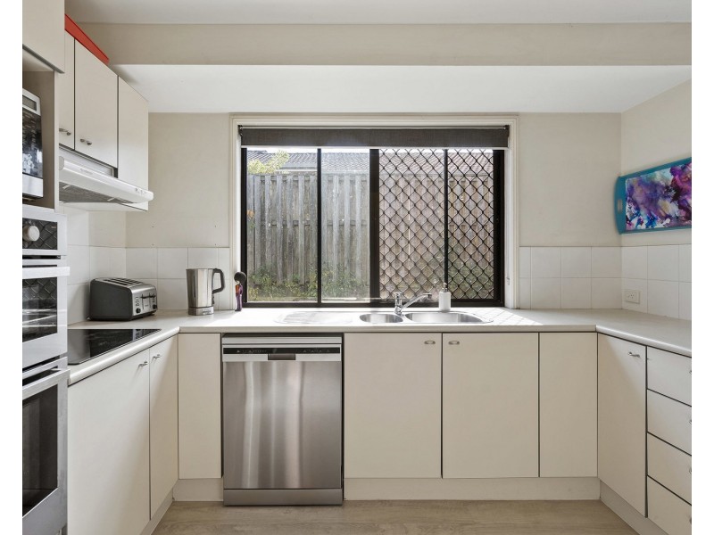 36 Hilltop Place, Banyo QLD 4014