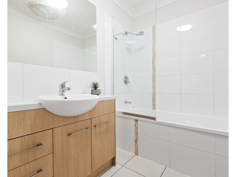 4/27 Grasspan Street, Zillmere QLD 4034