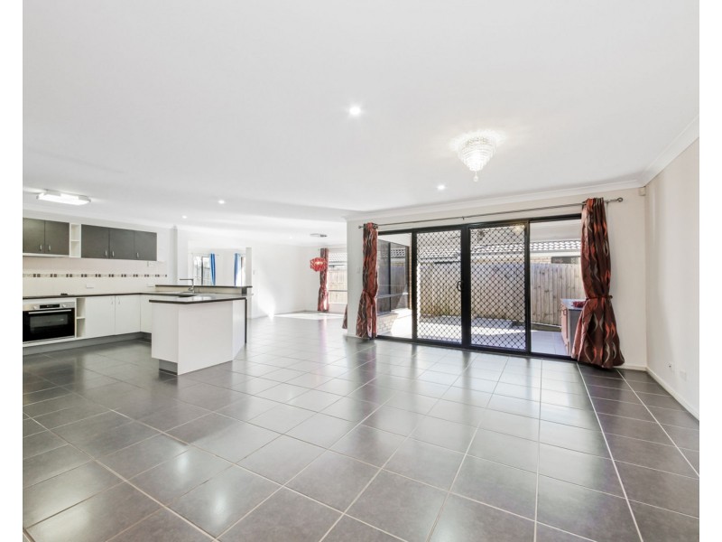112 Kurrajong Drive, Warner QLD 4500