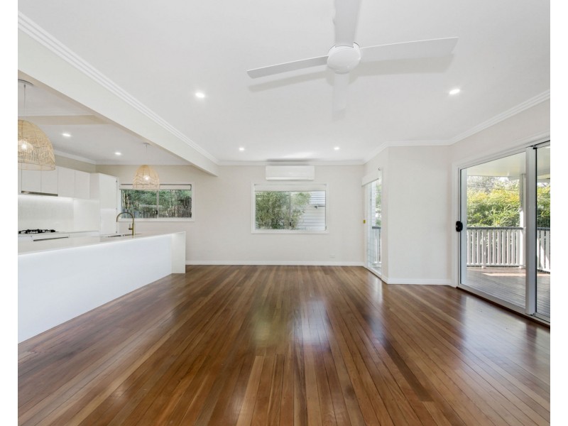 21 Burrowa Street, Stafford QLD 4053