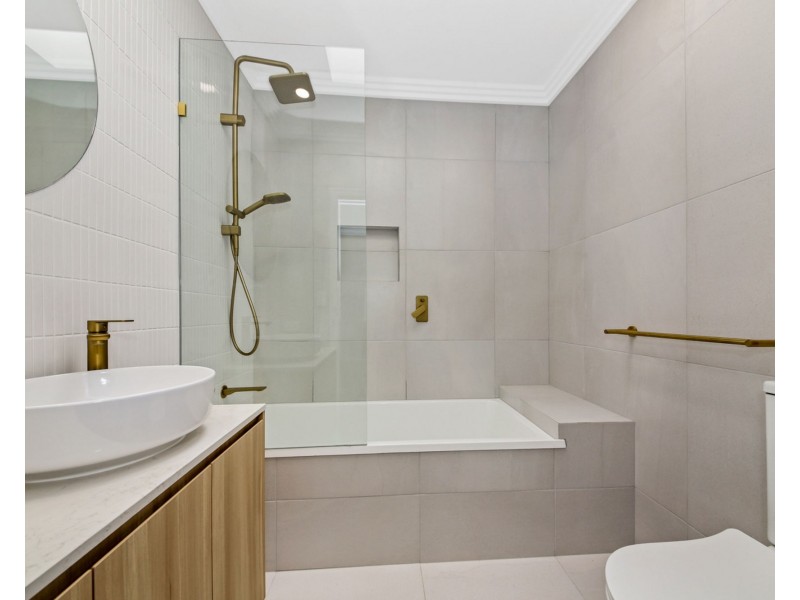 21 Burrowa Street, Stafford QLD 4053