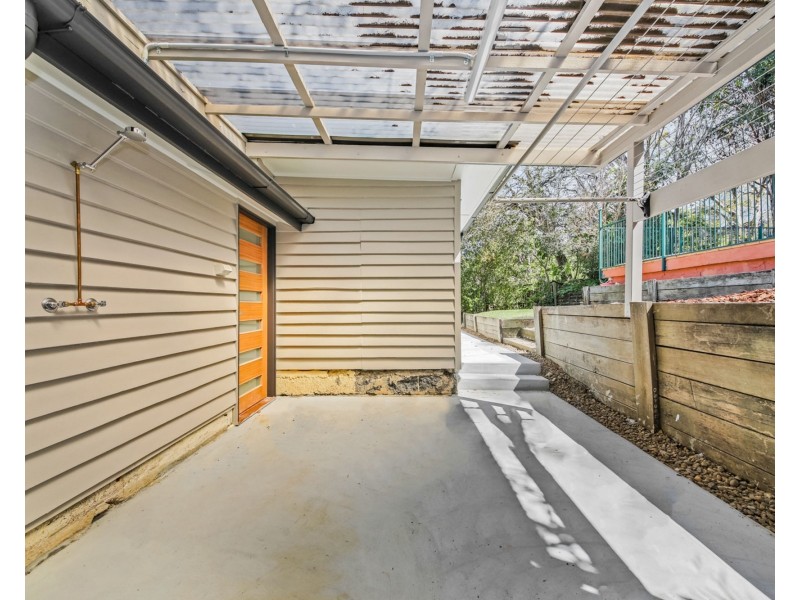 21 Burrowa Street, Stafford QLD 4053