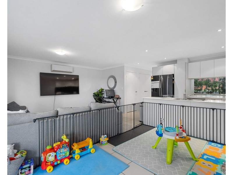 1/126 NOTTINGHAM ROAD, Parkinson QLD 4115