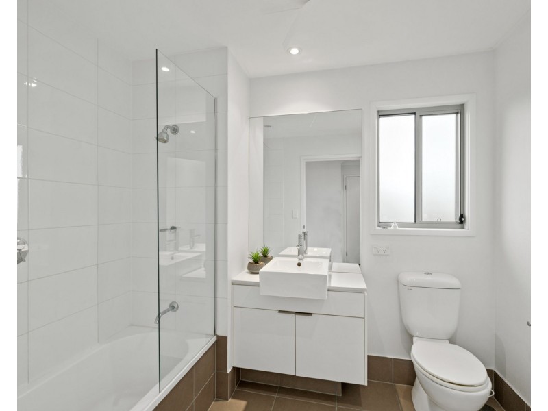 1/126 NOTTINGHAM ROAD, Parkinson QLD 4115