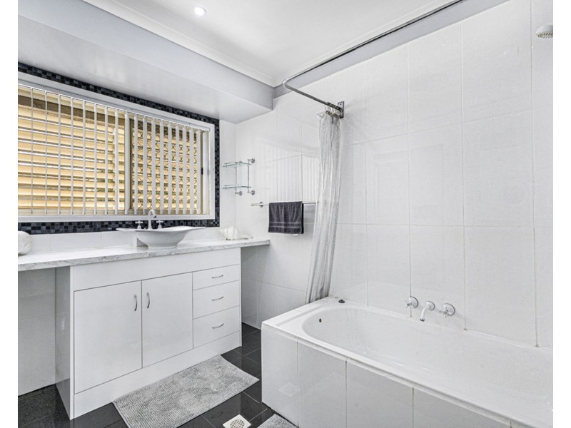 8 Baroona Road, Bray Park QLD 4500