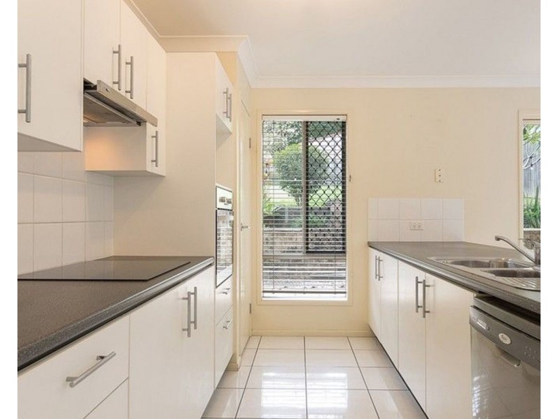 41 Connaught Street, Sandgate QLD 4017