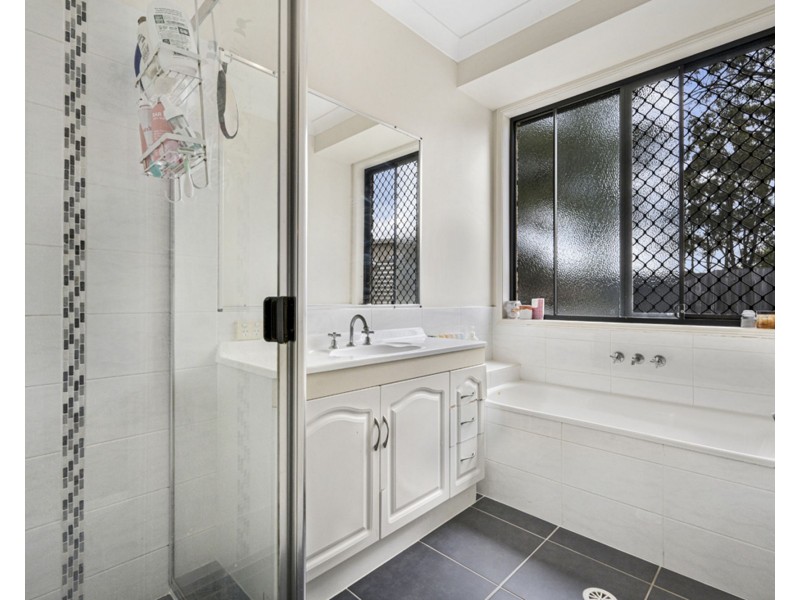 5 Gatsby Court, Kallangur QLD 4503