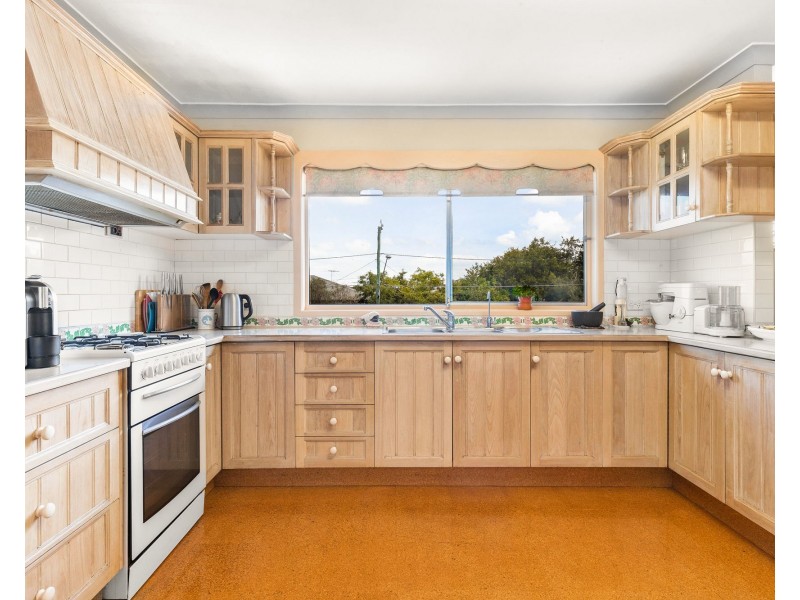 2 Geraldine Street, Wavell Heights QLD 4012