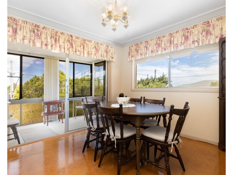 2 Geraldine Street, Wavell Heights QLD 4012