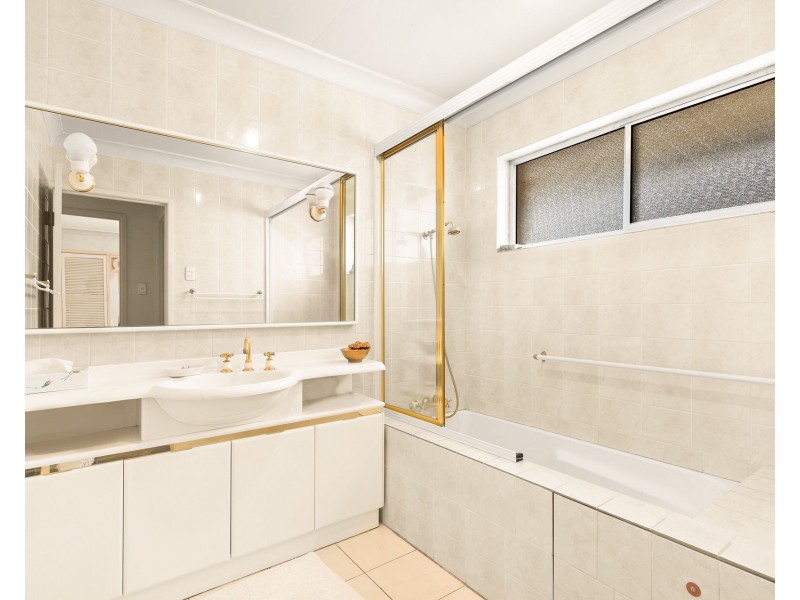 2 Geraldine Street, Wavell Heights QLD 4012