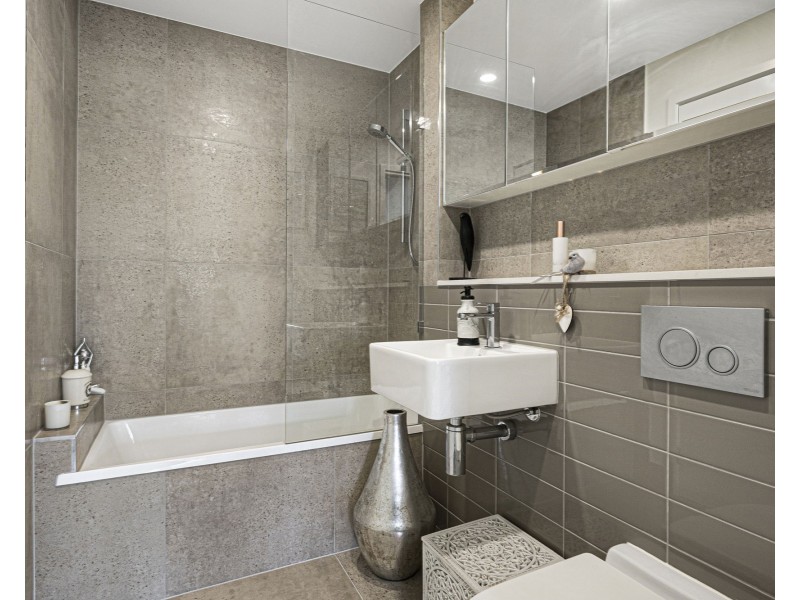 306/16 Curwen Terrace, Chermside QLD 4032