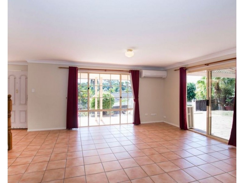 6 Hart Court, Brookfield QLD 4069