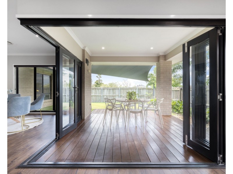 17 Hinton Crescent, Mango Hill QLD 4509