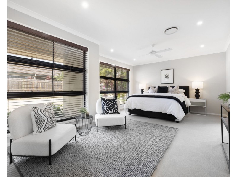 17 Hinton Crescent, Mango Hill QLD 4509