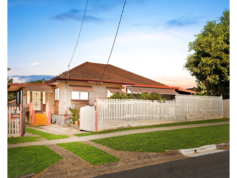 17 Gordon Street, Brighton QLD 4017