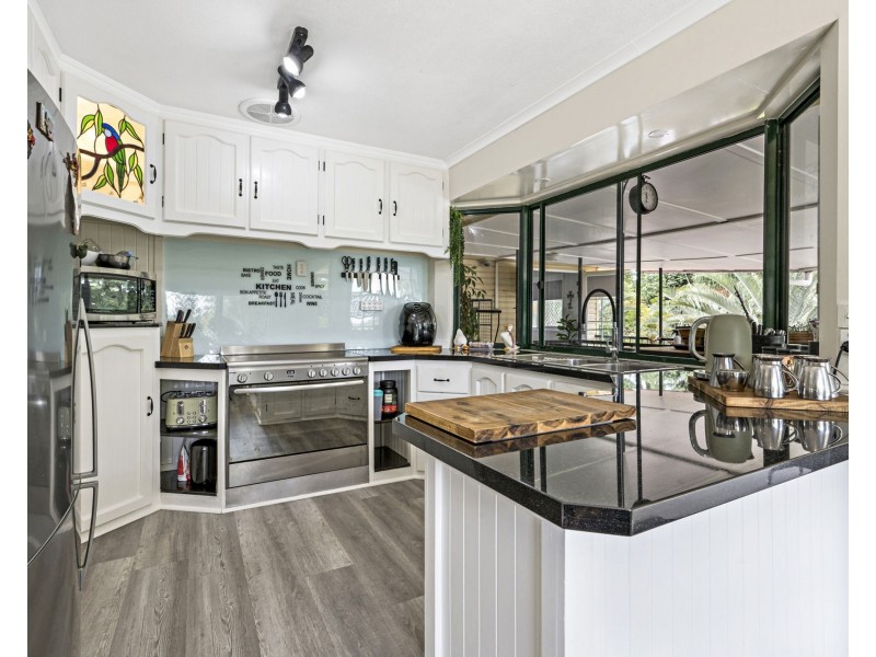 10 Colleen Street, Lawnton QLD 4501