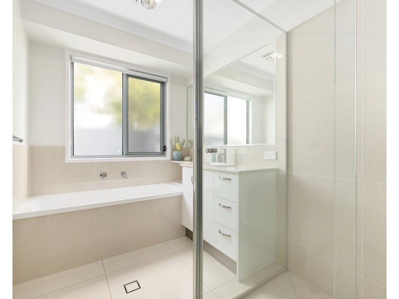 5 Burgundy Court, Caloundra West QLD 4551