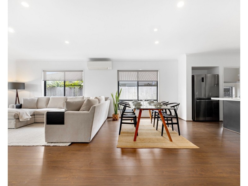 27 Hinton Crescent, Mango Hill QLD 4509