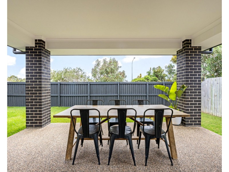 27 Hinton Crescent, Mango Hill QLD 4509