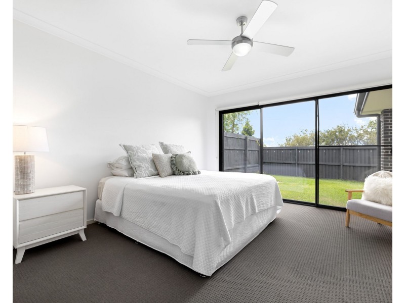 27 Hinton Crescent, Mango Hill QLD 4509