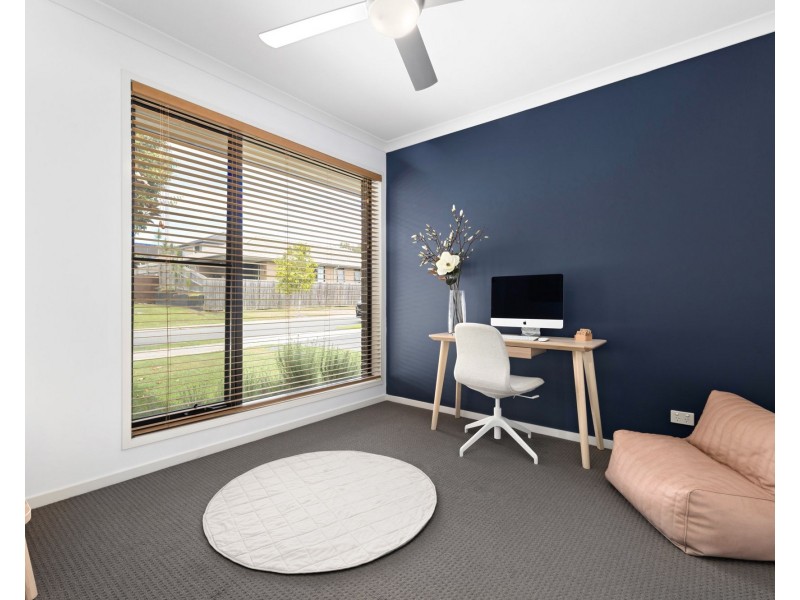 27 Hinton Crescent, Mango Hill QLD 4509