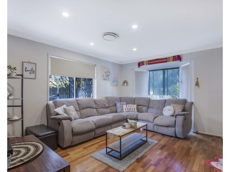 95 Cambridge Crescent, Fitzgibbon QLD 4018