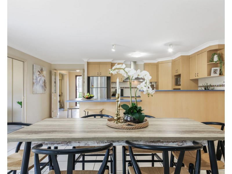 10 Redford Crescent, Mcdowall QLD 4053