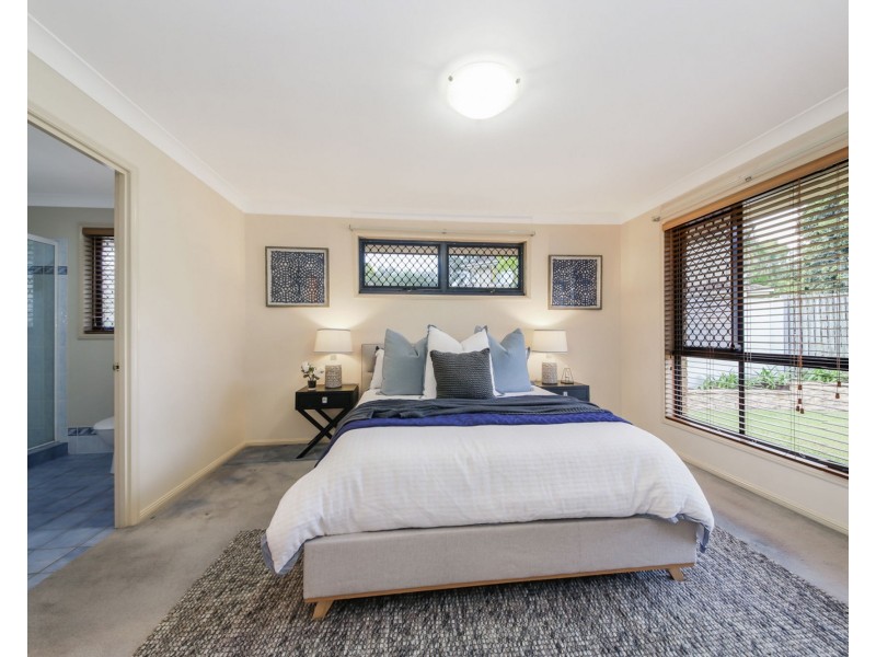 10 Redford Crescent, Mcdowall QLD 4053