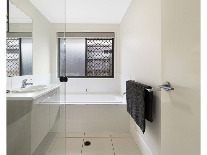 3 Fleet Circuit, Bray Park QLD 4500
