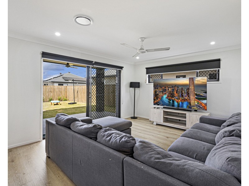 112 Halpine Parade, Warner QLD 4500