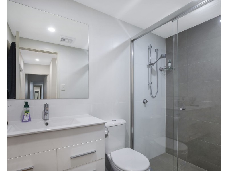 8/18 Buruda Street, Chermside QLD 4032
