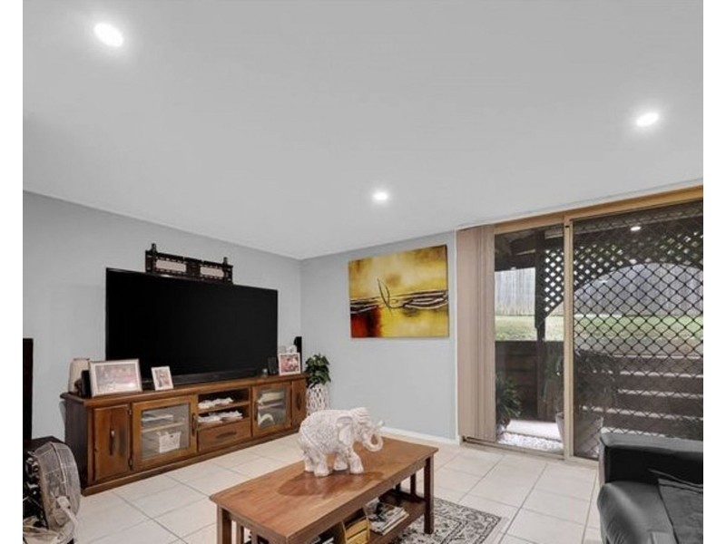 8 Poplar Place, Kallangur QLD 4503