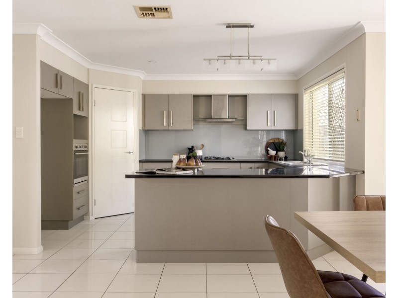 16 Pontiac Circuit, Warner QLD 4500