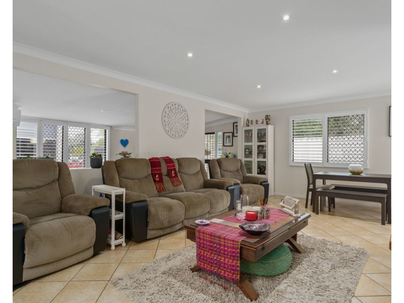 27 Roscommon Road, Boondall QLD 4034