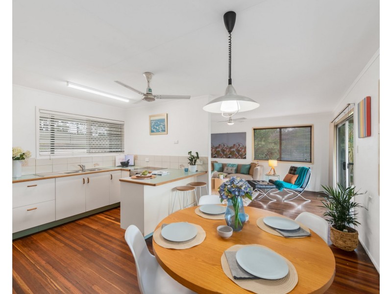 972 South Pine Road, Everton Hills QLD 4053