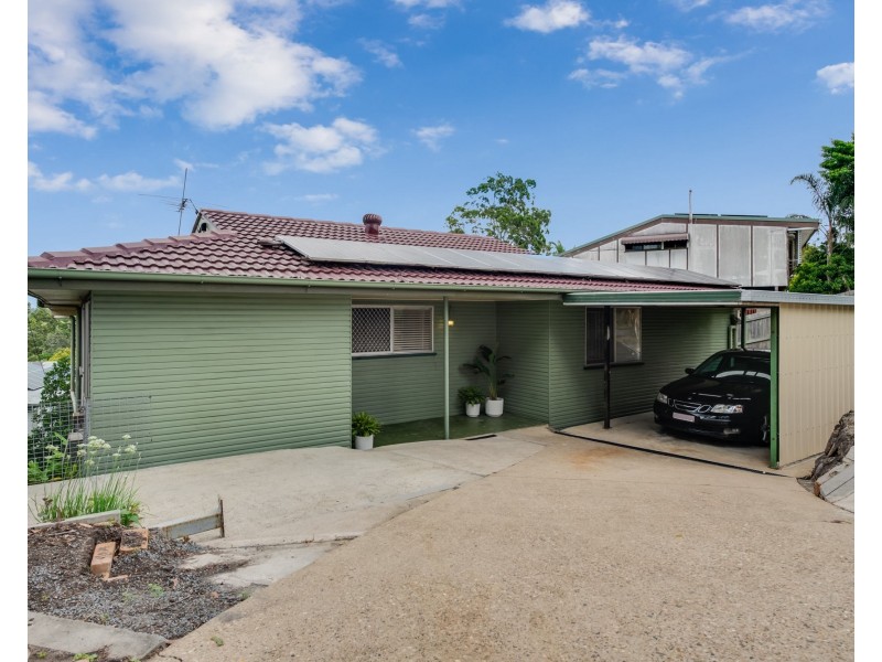 972 South Pine Road, Everton Hills QLD 4053
