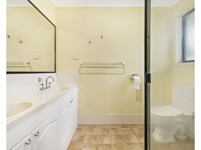 6 Cheshire Close, Bray Park QLD 4500