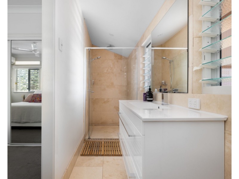 98 Dunne Street, Brighton QLD 4017