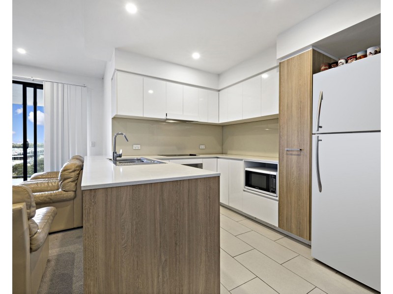 803/27 Kingsmill Street, Chermside QLD 4032