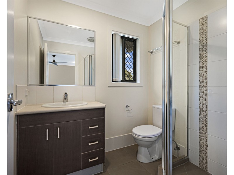 4 Oakwood Road, Warner QLD 4500