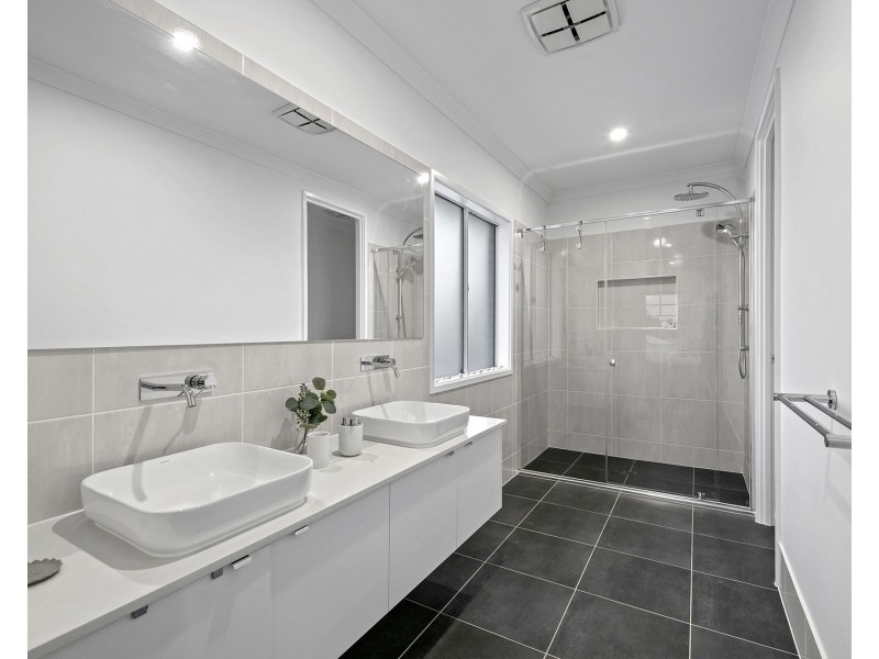 21 Awesome Parade, Griffin QLD 4503