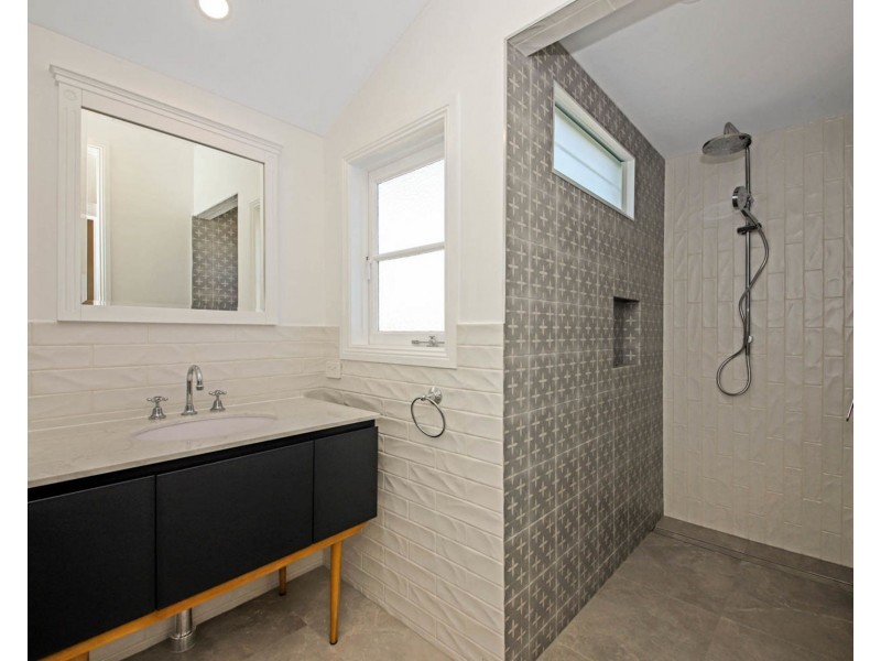 266 Flinders Parade, Sandgate QLD 4017