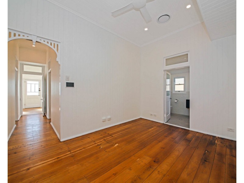 266 Flinders Parade, Sandgate QLD 4017