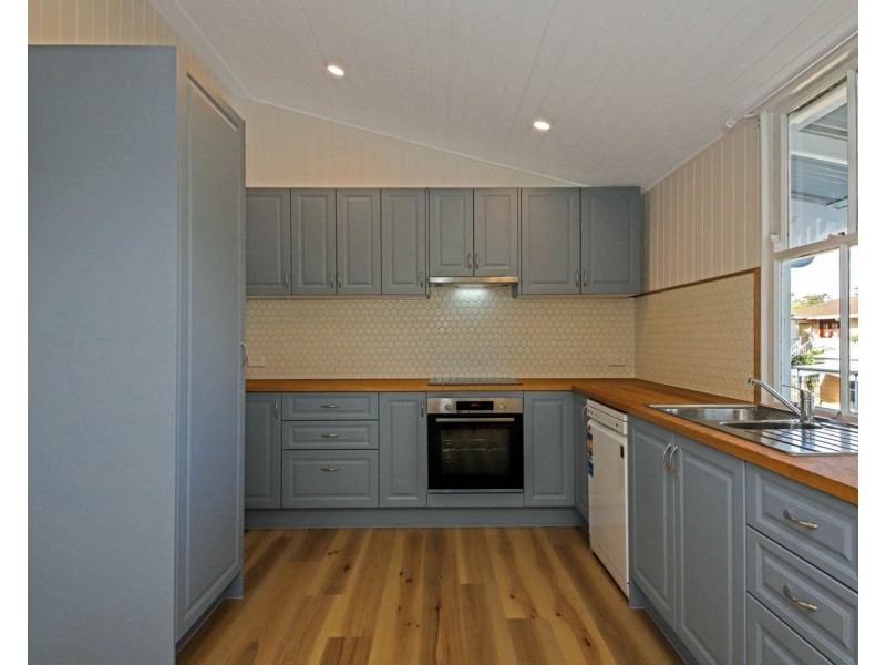 266 Flinders Parade, Sandgate QLD 4017