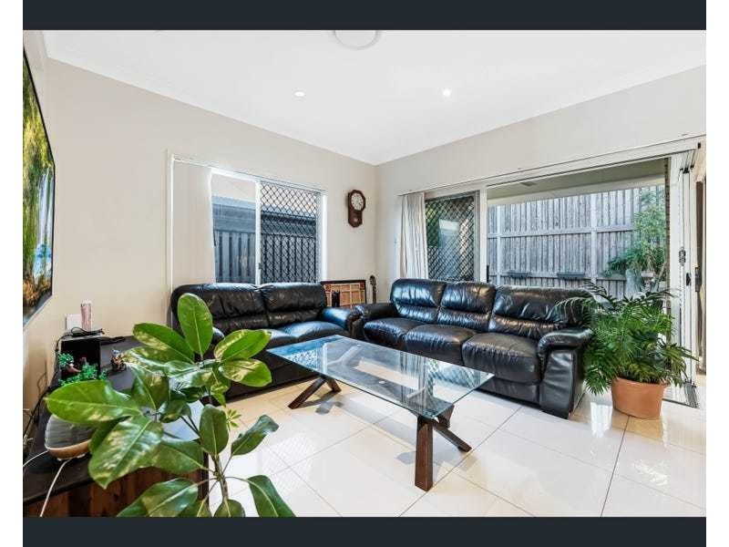 6 Watarrka Avenue, Fitzgibbon QLD 4018