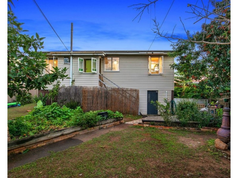 100 Alexandra Street, Sandgate QLD 4017