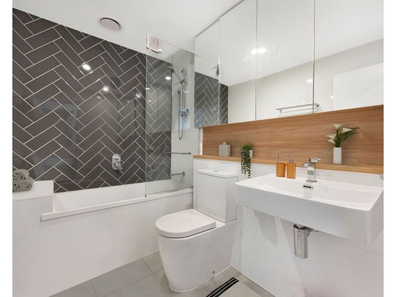 605/10 Curwen Terrace, Chermside QLD 4032