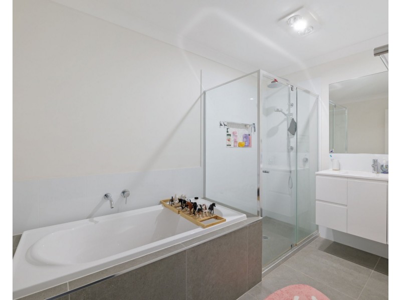 3 Pineapple Parkway, Strathpine QLD 4500