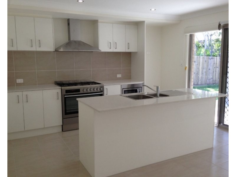7 Toorak Rd, Albany Creek QLD 4035