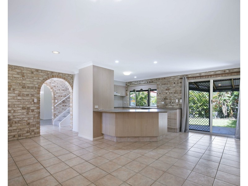 4 Saligna Court, Everton Hills QLD 4053